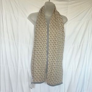 Michael Michael Kors Tan Reversible Knit Scarf
OS NWT